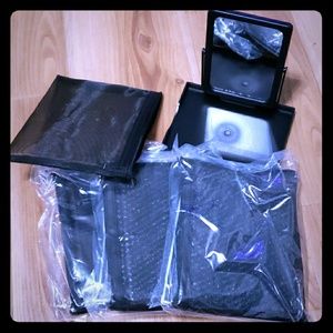 Cosmetic display tray with mirror